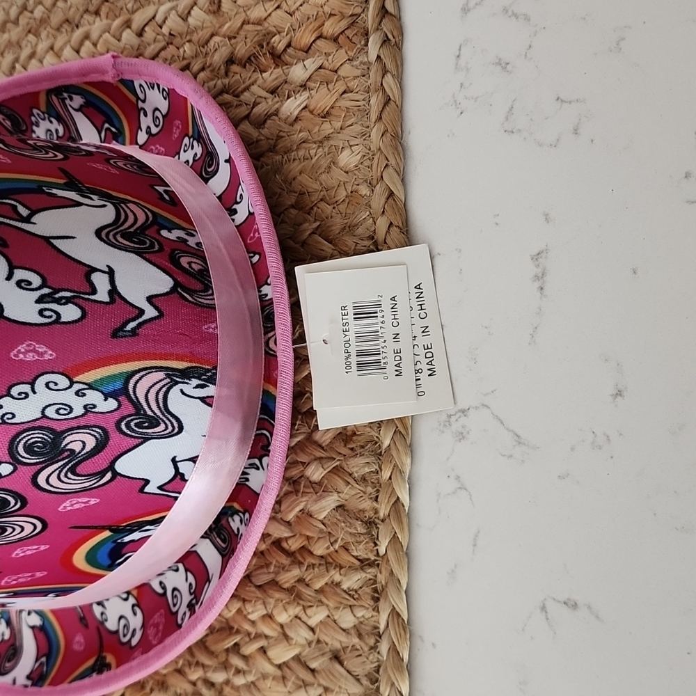 Unicorn hat - Picture 3 of 5